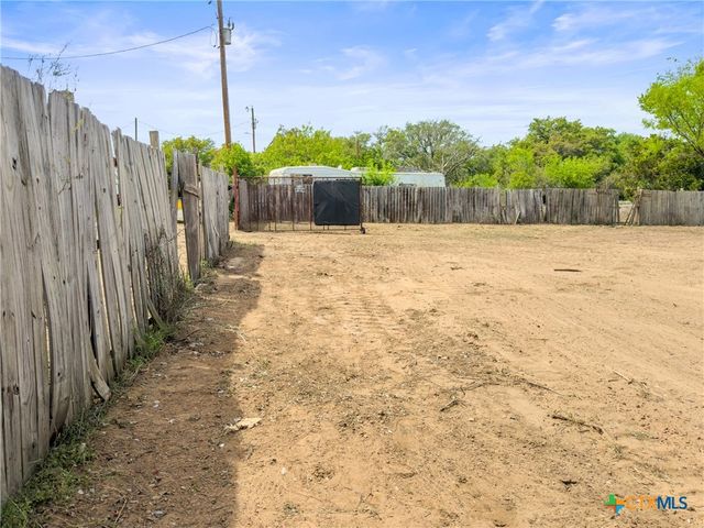 302 Seneca Drive, Burnet, TX 78611