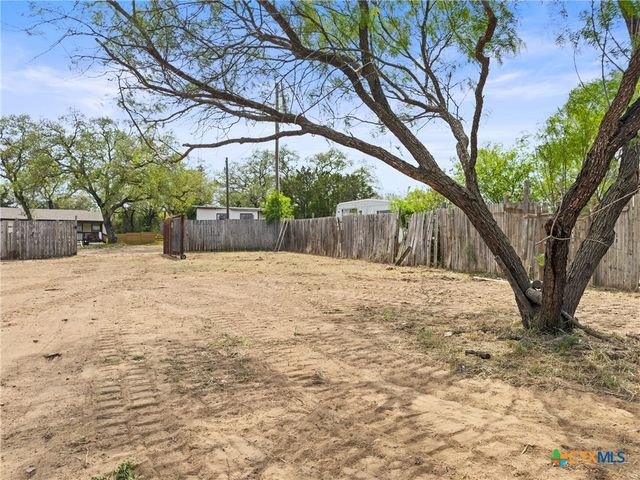 302 Seneca Drive, Burnet, TX 78611