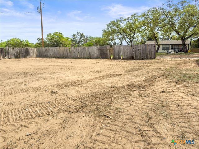 302 Seneca Drive, Burnet, TX 78611