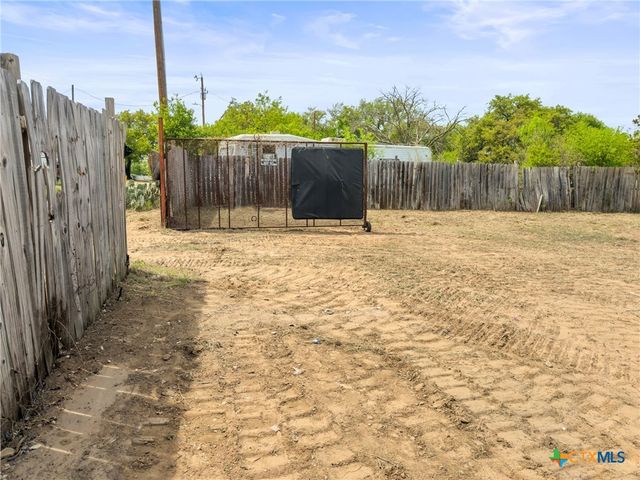 302 Seneca Drive, Burnet, TX 78611