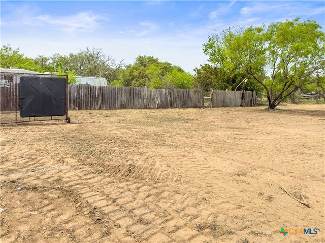 302 Seneca Drive, Burnet, TX 78611