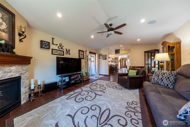 10908 24th Drive SE, Everett, WA 98208