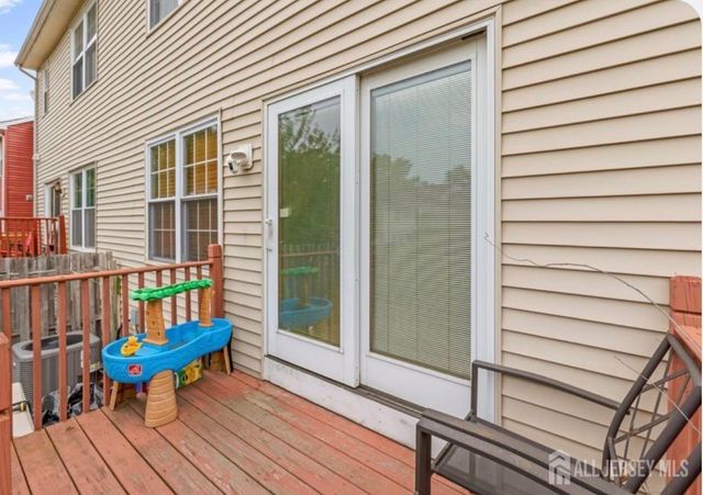 40 Lantern Lane, Sayreville, NJ 08872