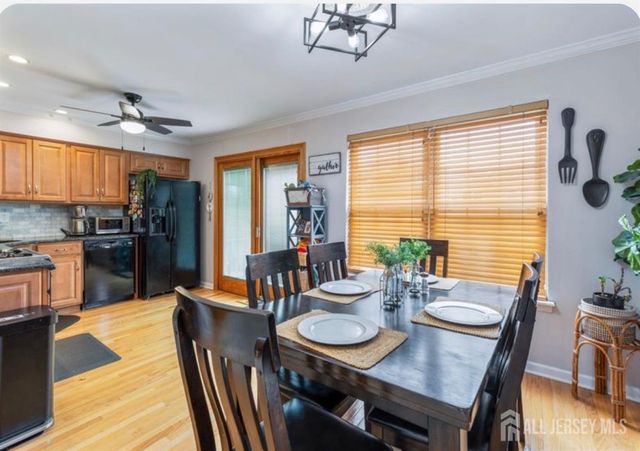 40 Lantern Lane, Sayreville, NJ 08872