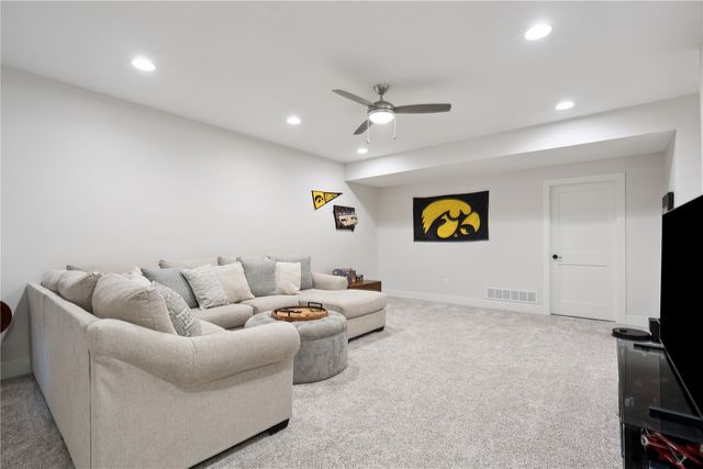 2885 Crimson Lane A, Coralville, IA 52241