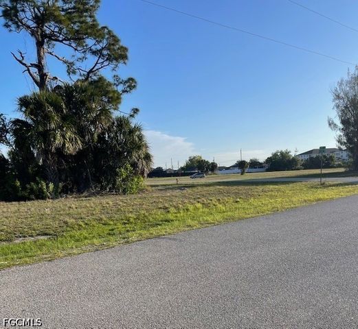 827 Ceitus TER, Cape Coral, FL 33991