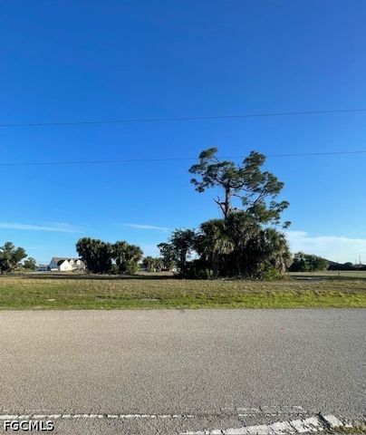 827 Ceitus TER, Cape Coral, FL 33991