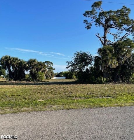 827 Ceitus TER, Cape Coral, FL 33991