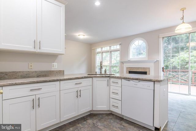 9551 LAGERSFIELD CIR, Vienna, VA 22181