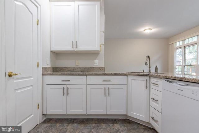9551 LAGERSFIELD CIR, Vienna, VA 22181