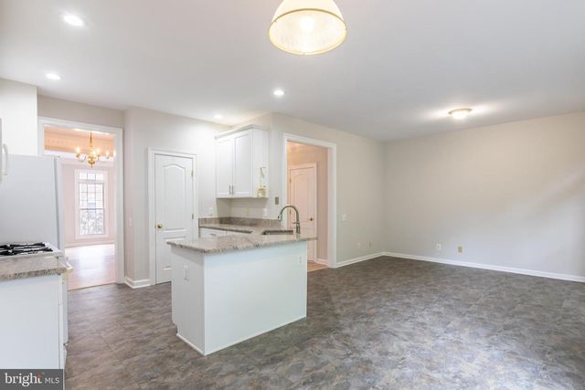 9551 LAGERSFIELD CIR, Vienna, VA 22181