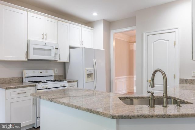 9551 LAGERSFIELD CIR, Vienna, VA 22181