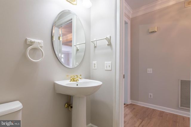 9551 LAGERSFIELD CIR, Vienna, VA 22181