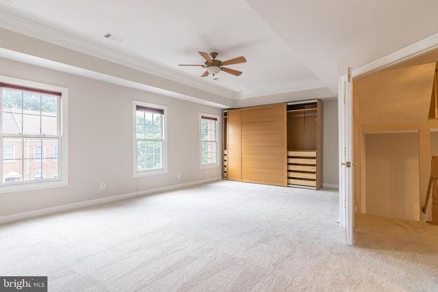 9551 LAGERSFIELD CIR, Vienna, VA 22181