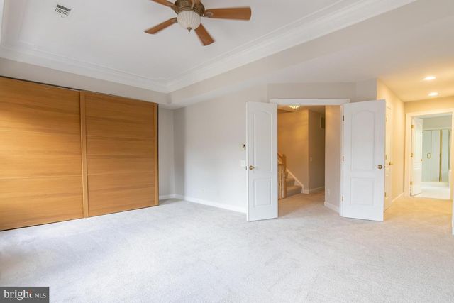9551 LAGERSFIELD CIR, Vienna, VA 22181
