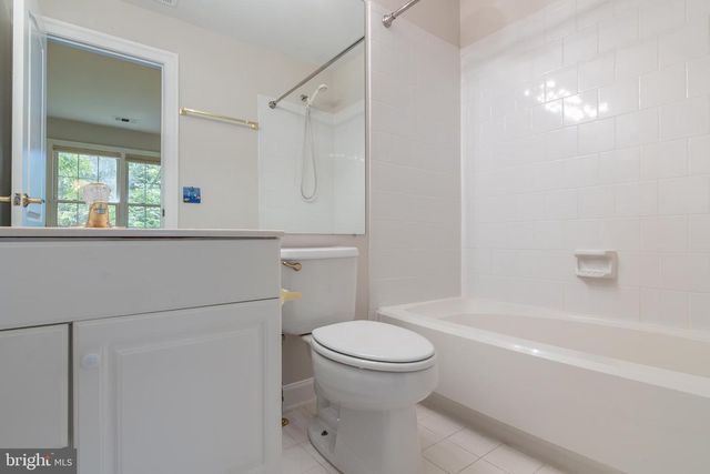 9551 LAGERSFIELD CIR, Vienna, VA 22181