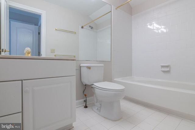 9551 LAGERSFIELD CIR, Vienna, VA 22181