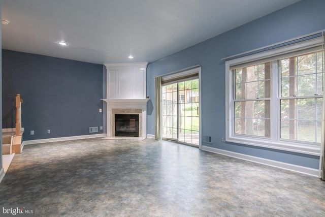 9551 LAGERSFIELD CIR, Vienna, VA 22181