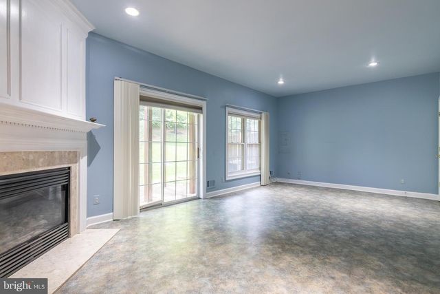 9551 LAGERSFIELD CIR, Vienna, VA 22181