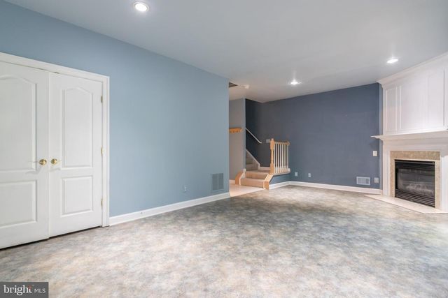 9551 LAGERSFIELD CIR, Vienna, VA 22181