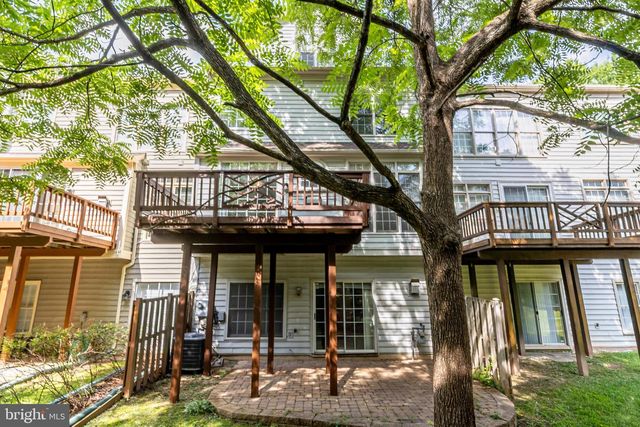 9551 LAGERSFIELD CIR, Vienna, VA 22181
