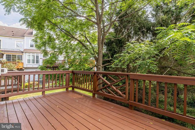 9551 LAGERSFIELD CIR, Vienna, VA 22181
