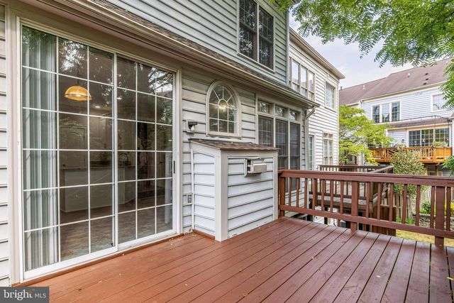 9551 LAGERSFIELD CIR, Vienna, VA 22181