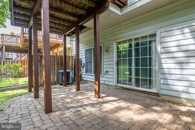 9551 LAGERSFIELD CIR, Vienna, VA 22181