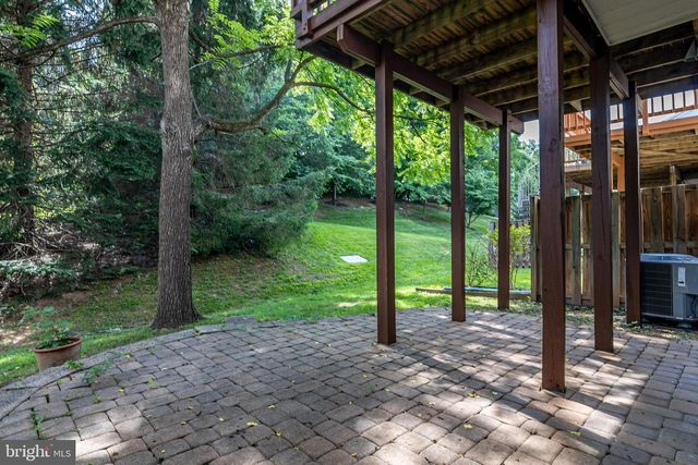 9551 LAGERSFIELD CIR, Vienna, VA 22181