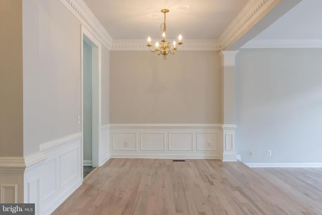 9551 LAGERSFIELD CIR, Vienna, VA 22181