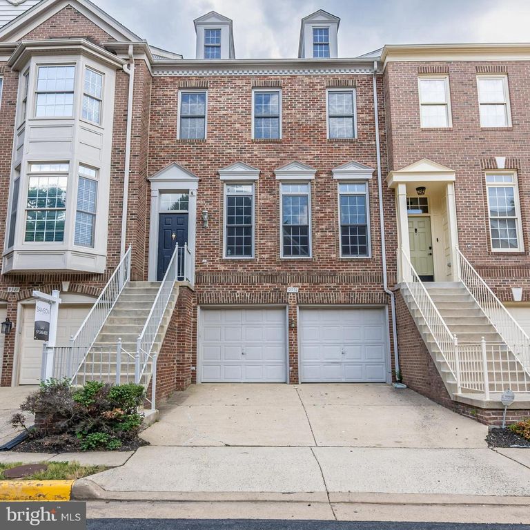 9551 LAGERSFIELD CIR, Vienna, VA 22181