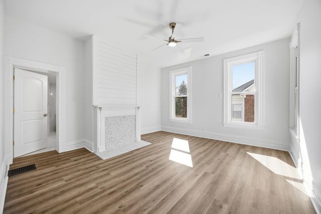 658 N Broadway, Lexington, KY 40508