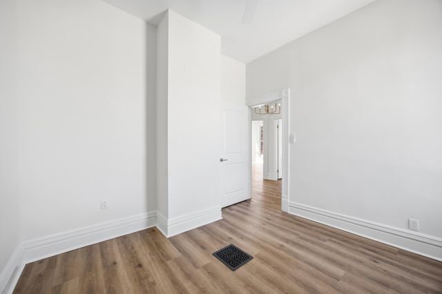 658 N Broadway, Lexington, KY 40508