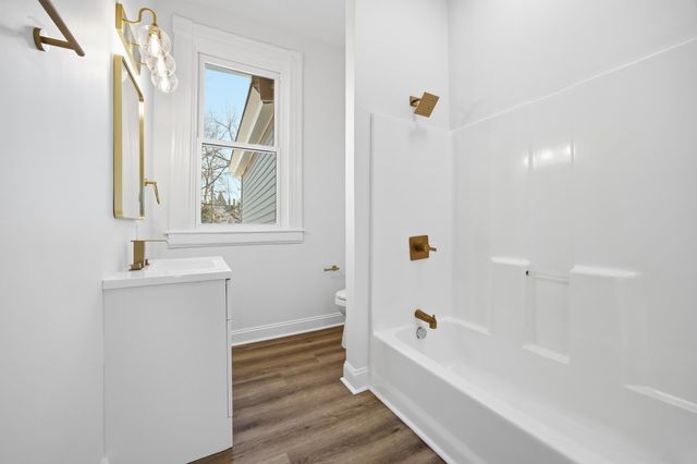 658 N Broadway, Lexington, KY 40508