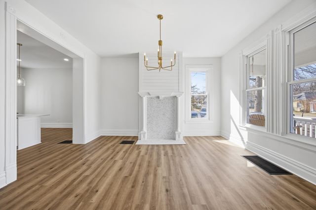 658 N Broadway, Lexington, KY 40508