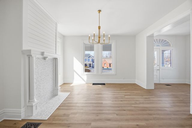 658 N Broadway, Lexington, KY 40508