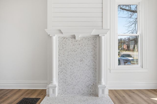 658 N Broadway, Lexington, KY 40508