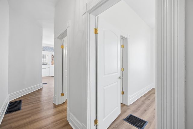 658 N Broadway, Lexington, KY 40508