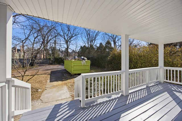 658 N Broadway, Lexington, KY 40508