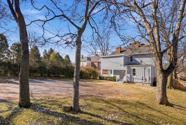 658 N Broadway, Lexington, KY 40508