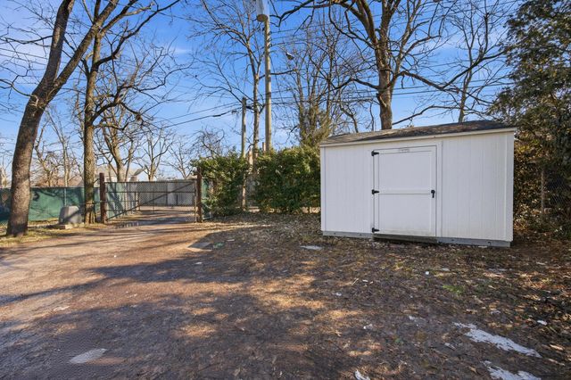 658 N Broadway, Lexington, KY 40508