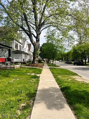 1584 Newman Avenue, Lakewood, OH 44107