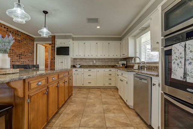 1301 E Tate Street, Brownfield, TX 79316