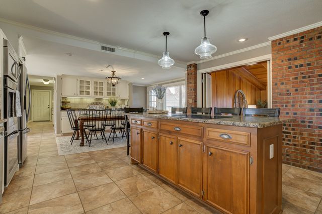 1301 E Tate Street, Brownfield, TX 79316