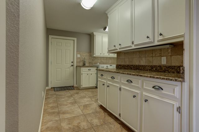 1301 E Tate Street, Brownfield, TX 79316