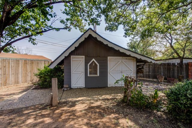 1301 E Tate Street, Brownfield, TX 79316