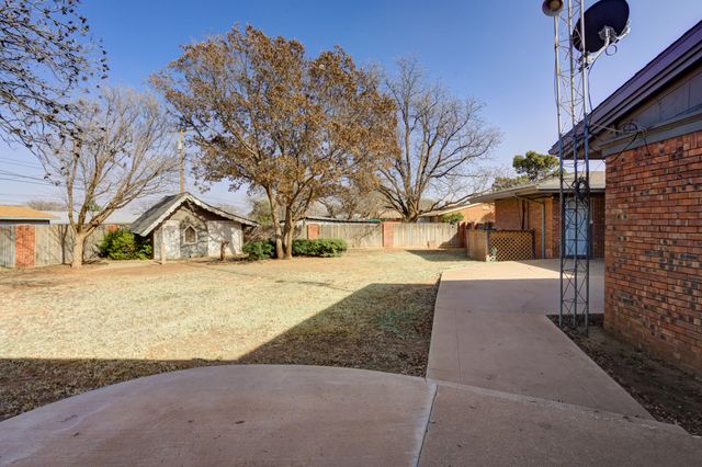 1301 E Tate Street, Brownfield, TX 79316