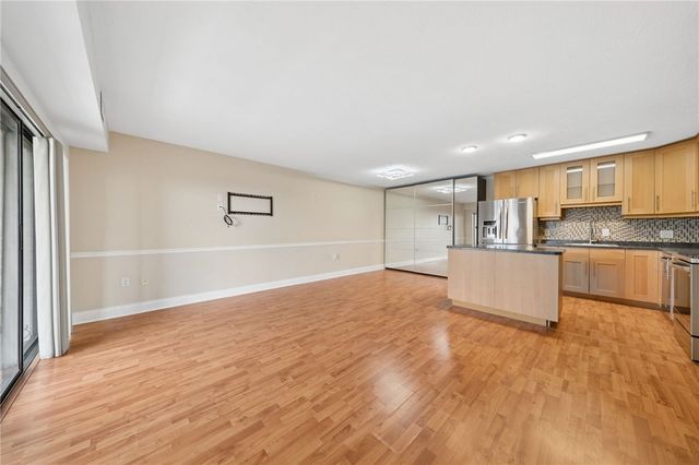 5600 Munhall Rd 905, Squirrel Hill, PA 15217