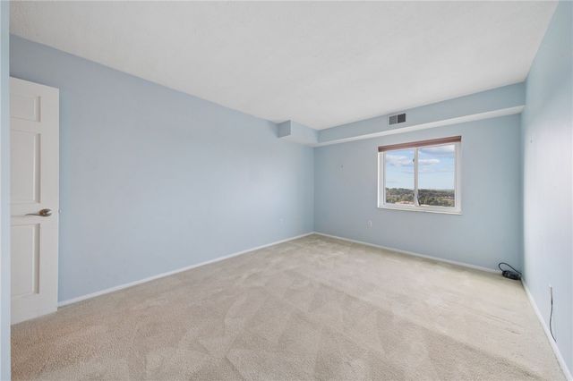 5600 Munhall Rd 905, Squirrel Hill, PA 15217