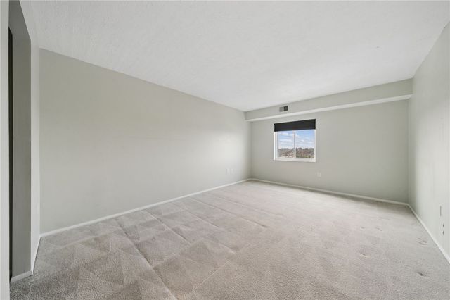 5600 Munhall Rd 905, Squirrel Hill, PA 15217